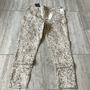 Sanctuary denim31 waist size 12 snake charmer beige,enhanced fit tech for women